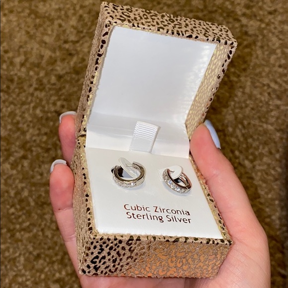 Rachel Ashwell Hoop Earrings 2025